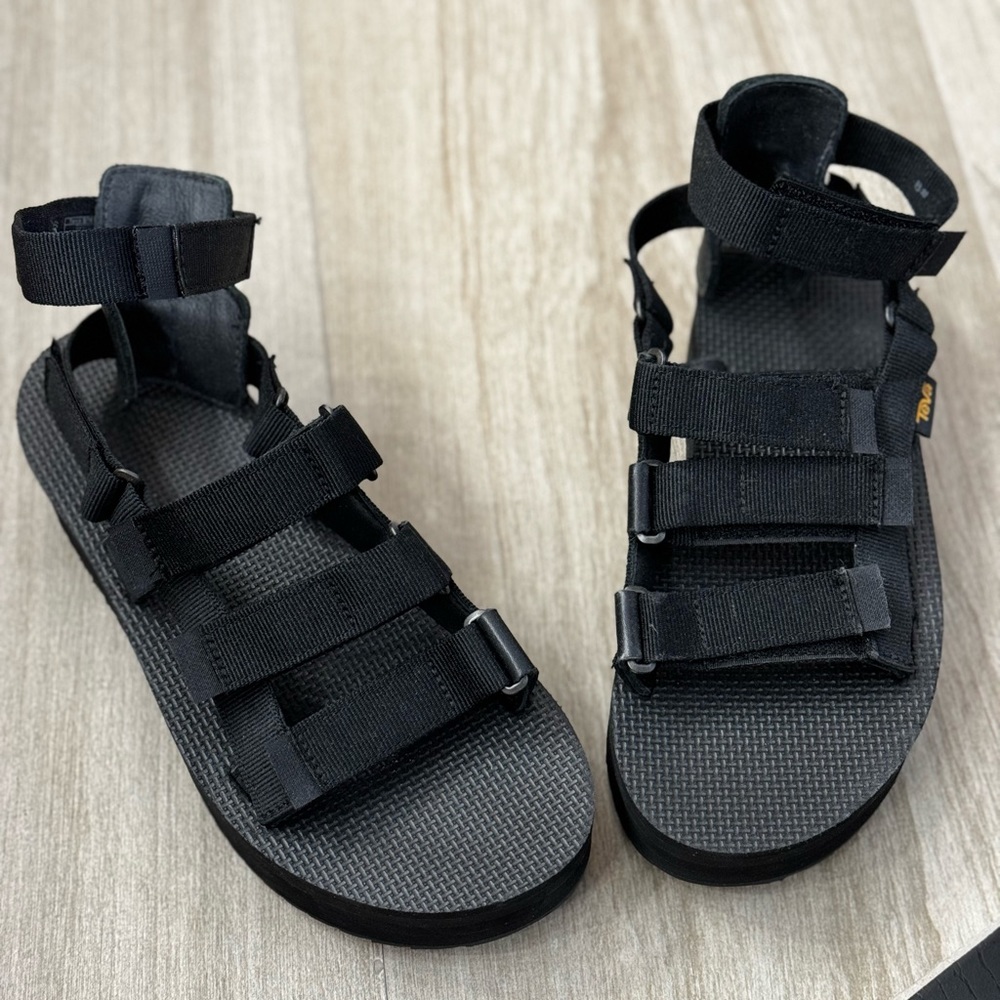 Tevas platform adjustable quick drying sandals